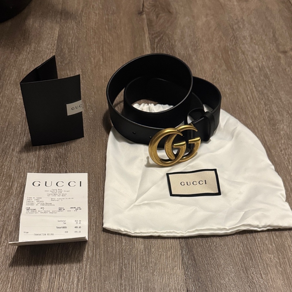 Gucci Black Belt with Gold GG Buckle - Picture 2 of 6